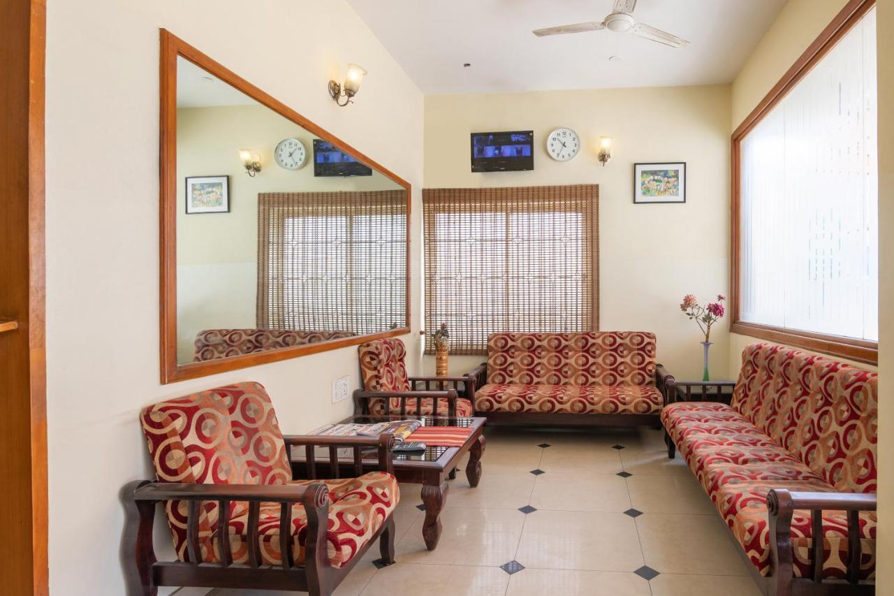 Hotel Oyo 10478 Raj Residency à Bangalore Extérieur photo