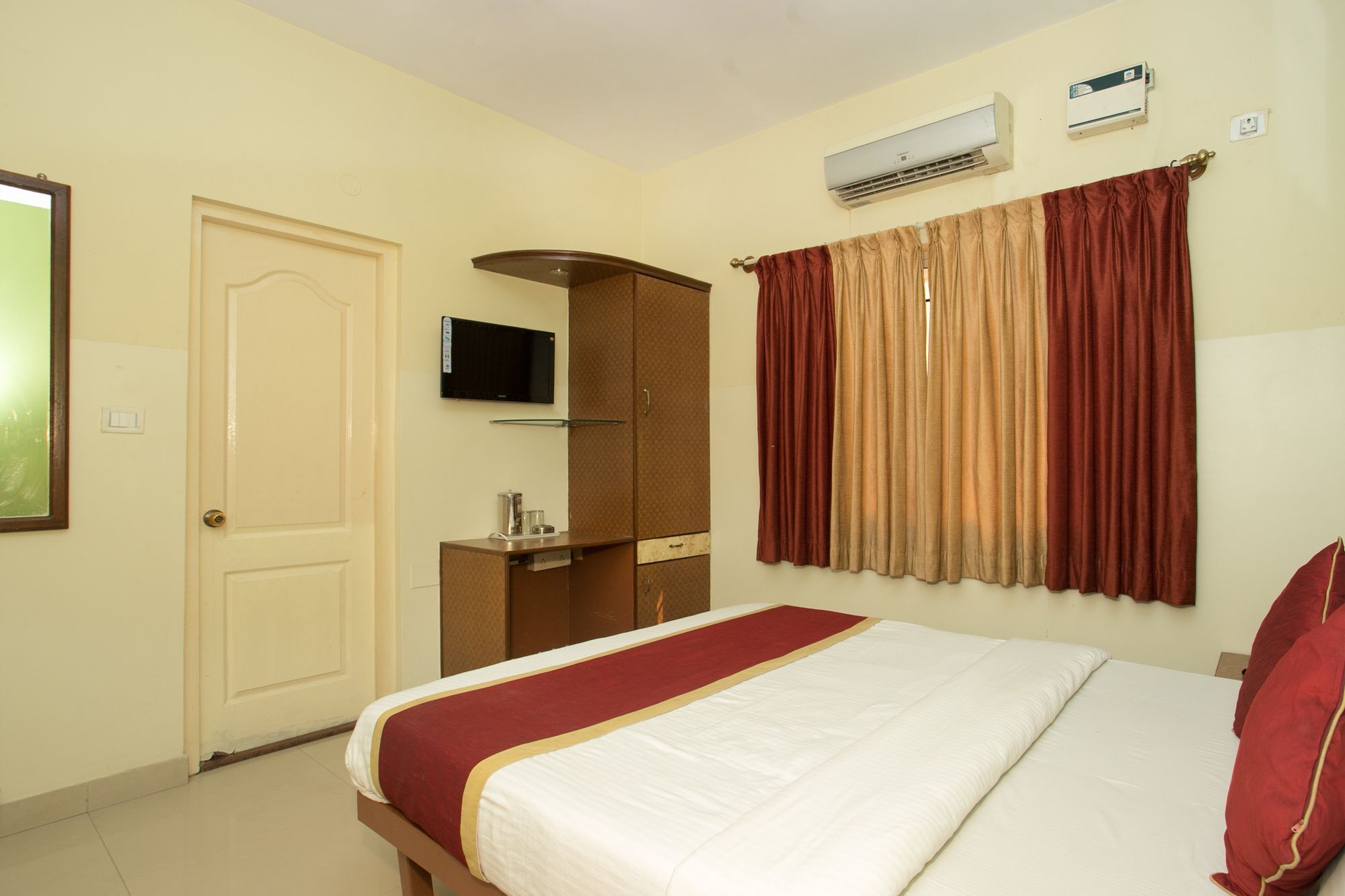 Hotel Oyo 10478 Raj Residency à Bangalore Extérieur photo