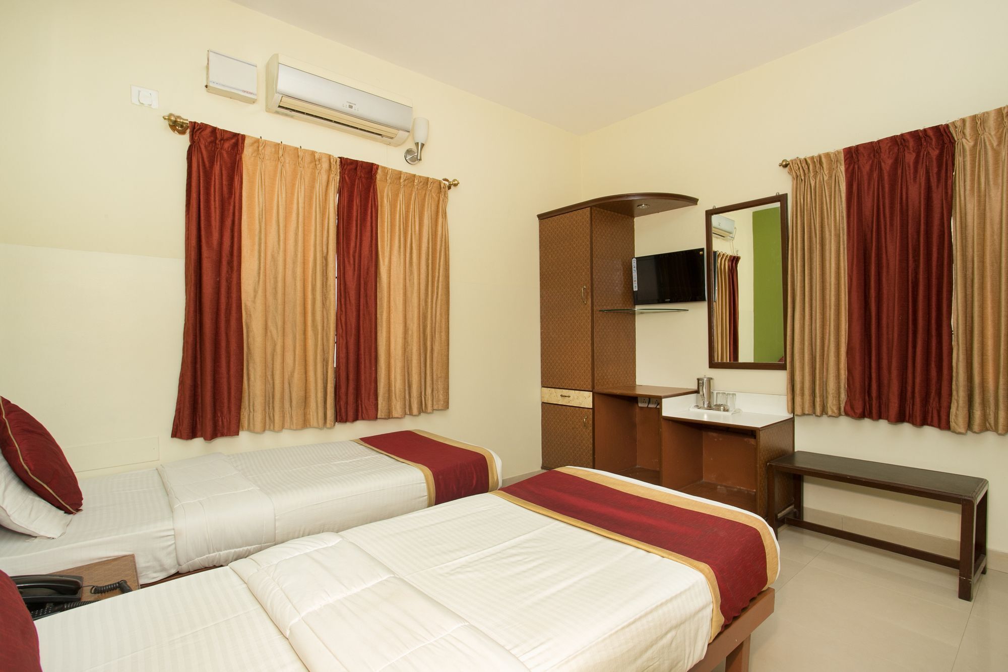 Hotel Oyo 10478 Raj Residency à Bangalore Extérieur photo