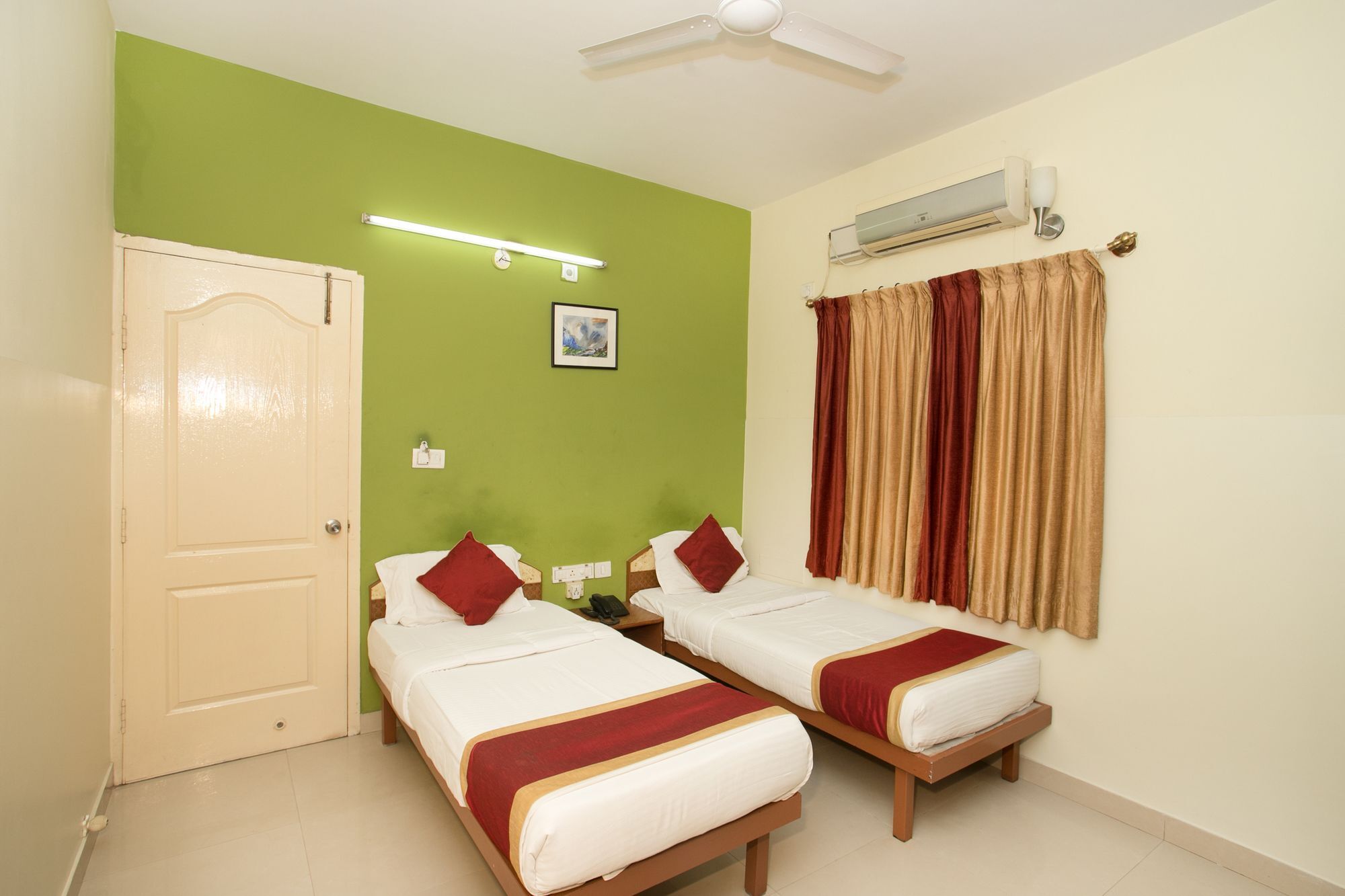 Hotel Oyo 10478 Raj Residency à Bangalore Extérieur photo