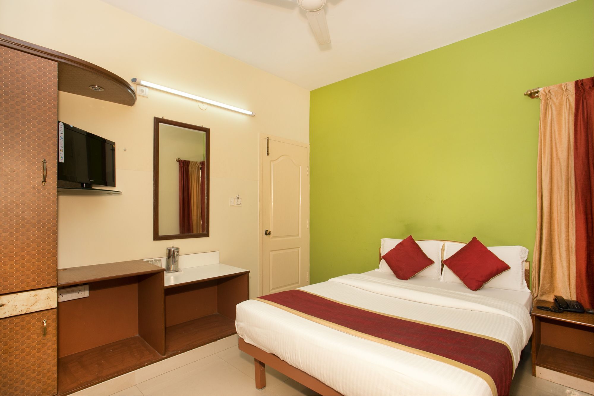Hotel Oyo 10478 Raj Residency à Bangalore Extérieur photo