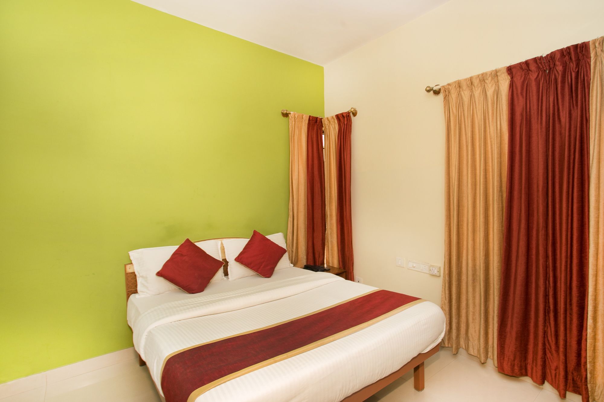 Hotel Oyo 10478 Raj Residency à Bangalore Extérieur photo